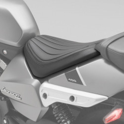 Geeliste Benelli Leoncino Bobber 400